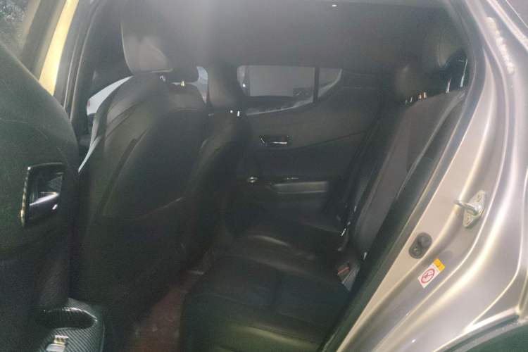 Used Toyota IZOA 2018 2.0L Yichi Version China VI Standard Left Rear Seat