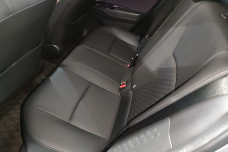 Used Toyota IZOA 2018 2.0L Yichi Version China VI Standard Left Rear Seat