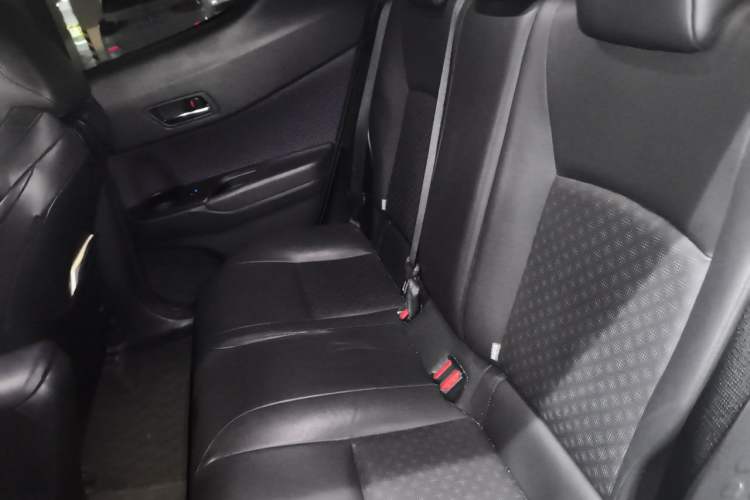 Used Toyota IZOA 2018 2.0L Yichi Edition China V Standard Left Rear Seat