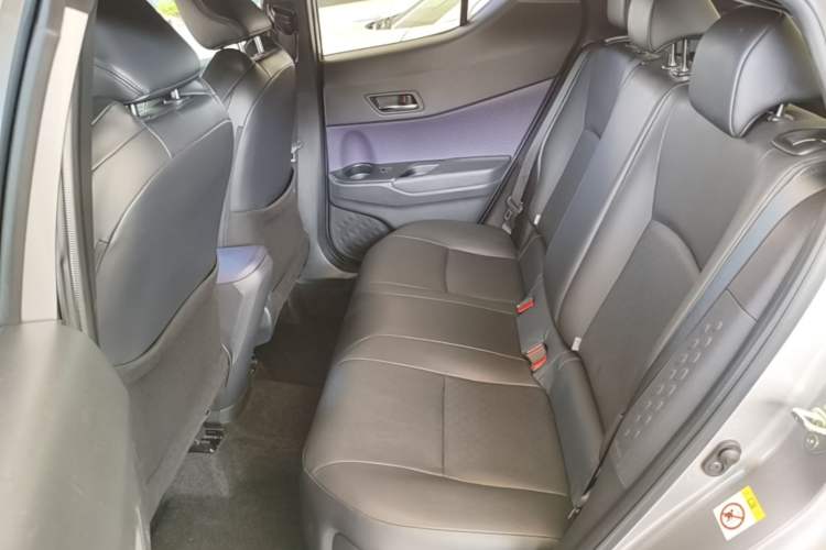 Used Toyota IZOA 2018 2.0L Yichi Version China VI Standard Left Rear Seat