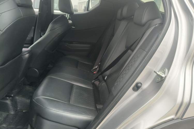 Used Toyota IZOA 2018 2.0L Yichi Version China VI Standard Left Rear Seat