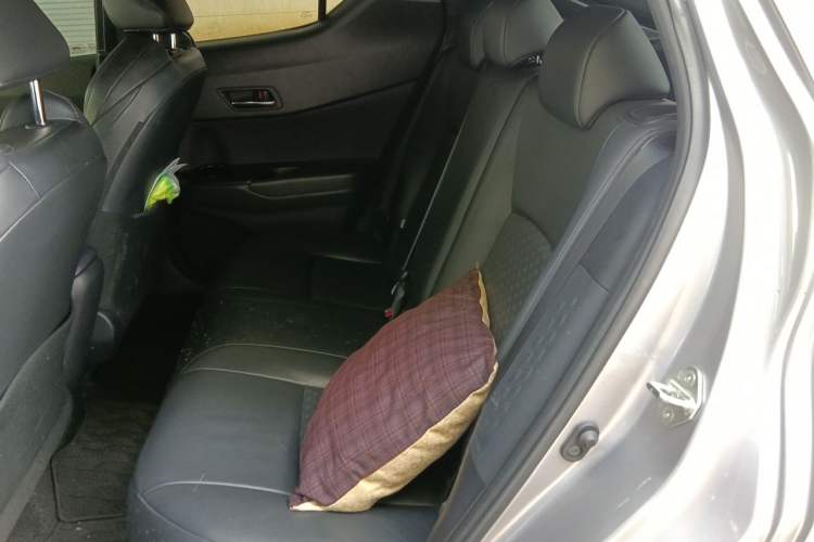 Used Toyota IZOA 2018 2.0L Yichi Version China VI Standard Left Rear Seat