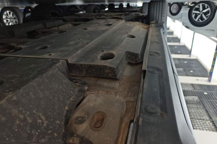 Used Toyota IZOA 2018 2.0L Yichi Version China VI Standard Left Side Sill
