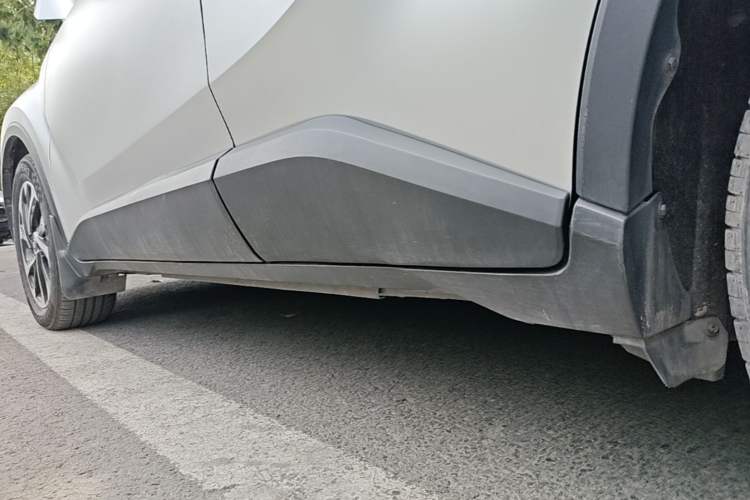Used Toyota IZOA 2018 2.0L Yichi Edition China V Standard Left Side Sill