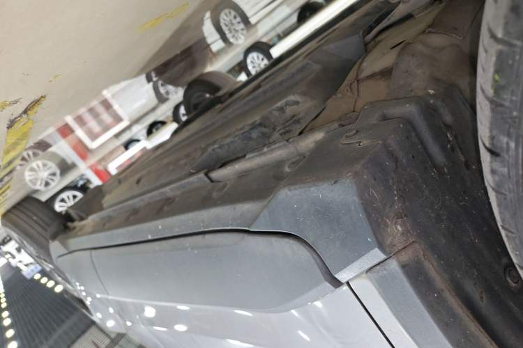 Used Toyota IZOA 2018 2.0L Yichi Edition China V Standard Left Side Sill