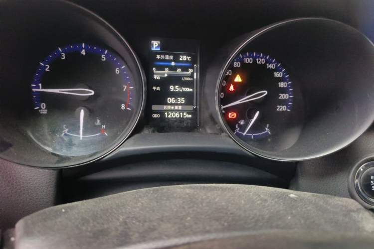 Used Toyota IZOA 2018 2.0L Yichi Version China VI Standard Odometer Close Up