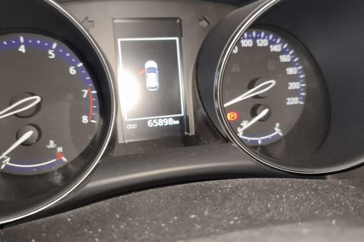 Used Toyota IZOA 2018 2.0L Yichi Edition China V Standard Odometer Close Up