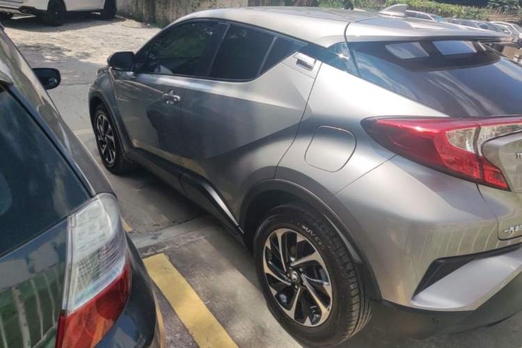 Used Toyota IZOA 2018 2.0L Yichi Edition China V Standard Rear Left 45 Deg