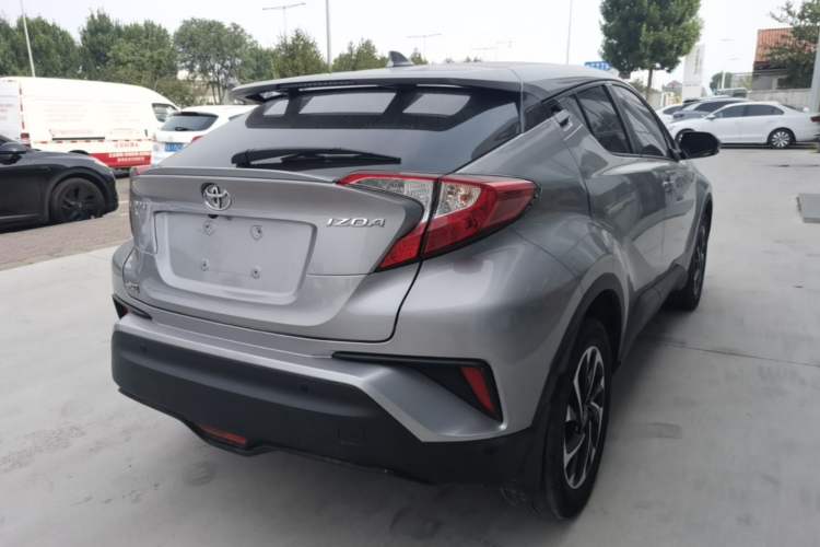 Used Toyota IZOA 2018 2.0L Yichi Edition China V Standard Rear Right 45 Deg
