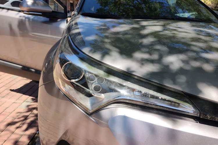 Used Toyota IZOA 2018 2.0L Yidong Edition China VI Right Front Headlight