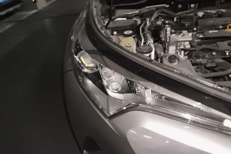 Used Toyota IZOA 2018 2.0L Yichi Edition China V Standard Right Front Headlight