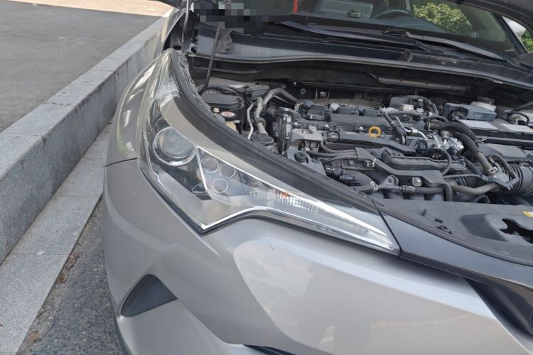 Used Toyota IZOA 2018 2.0L Yichi Version China VI Standard Right Front Headlight