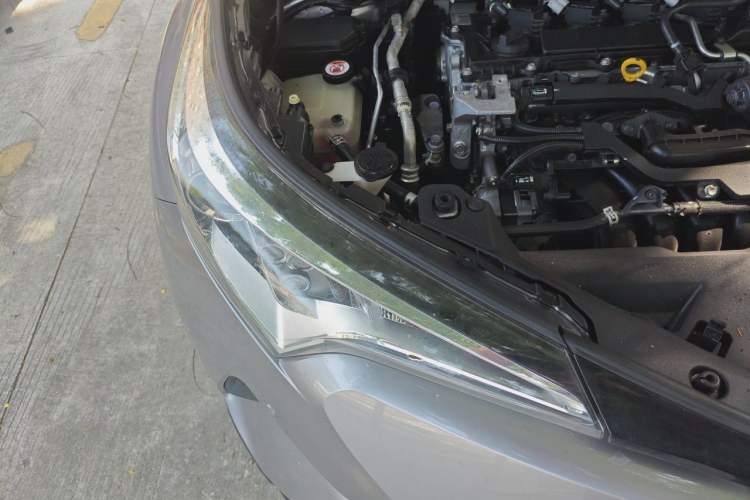 Used Toyota IZOA 2018 2.0L Yichi Version China VI Standard Right Front Headlight