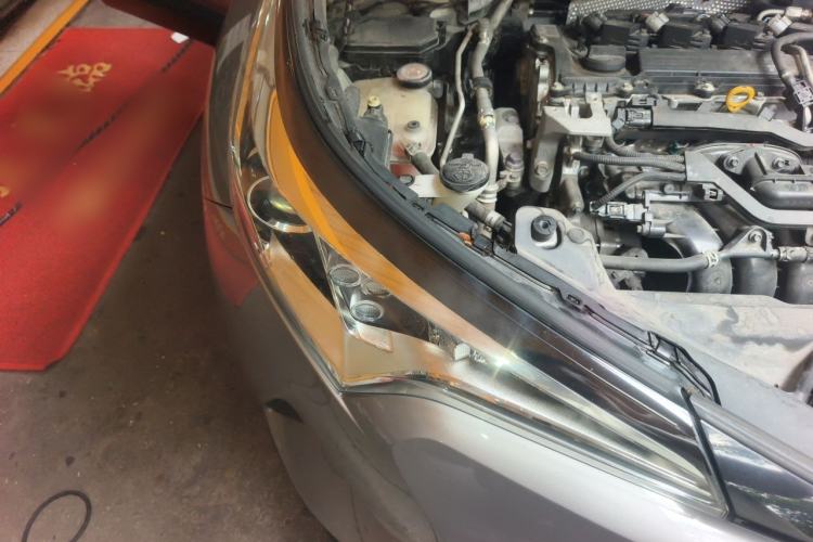Used Toyota IZOA 2018 2.0L Yichi Version China VI Standard Right Front Headlight