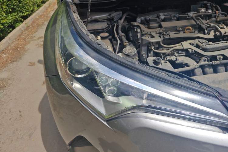 Used Toyota IZOA 2018 2.0L Yichi Edition China V Standard Right Front Headlight