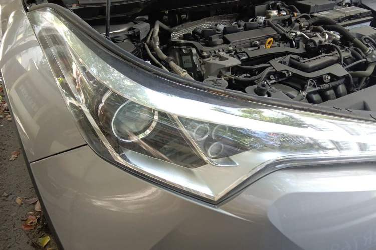 Used Toyota IZOA 2018 2.0L Yichi Version China VI Standard Right Front Headlight