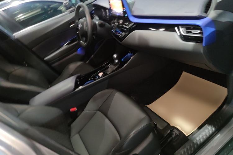 Used Toyota IZOA 2018 2.0L Yichi Version China VI Standard Right Front Seat