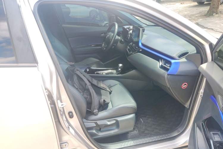 Used Toyota IZOA 2018 2.0L Yichi Edition China V Standard Right Front Seat