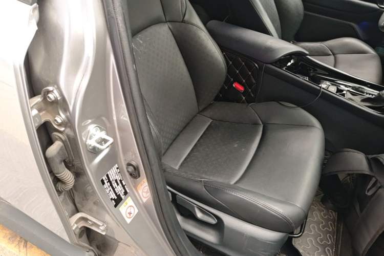 Used Toyota IZOA 2018 2.0L Yichi Version China VI Standard Right Front Seat