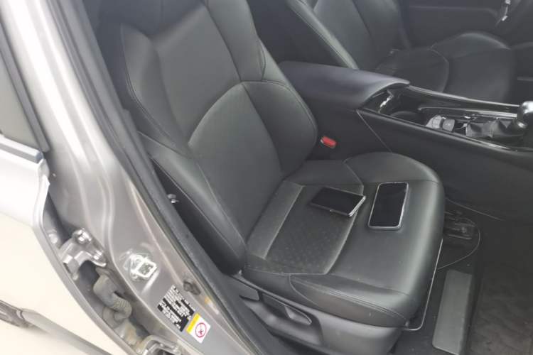 Used Toyota IZOA 2018 2.0L Yichi Edition China V Standard Right Front Seat