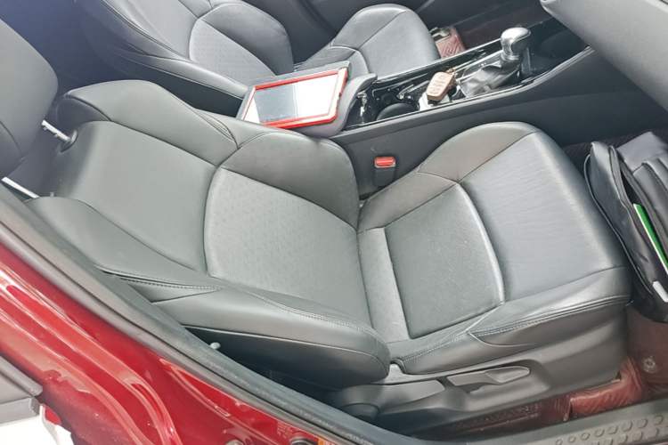 Used Toyota IZOA 2018 2.0L Yichi Edition China V Standard Right Front Seat