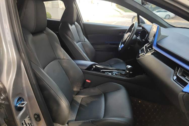 Used Toyota IZOA 2018 2.0L Yichi Edition China V Standard Right Front Seat