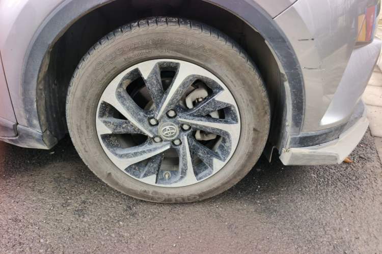 Used Toyota IZOA 2018 2.0L Yichi Version China VI Standard Right Front Wheel Hub