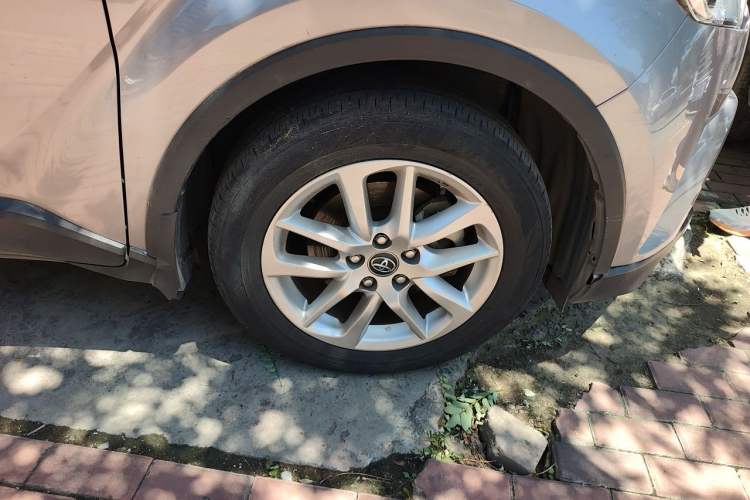 Used Toyota IZOA 2018 2.0L Yidong Edition China VI Right Front Wheel Hub
