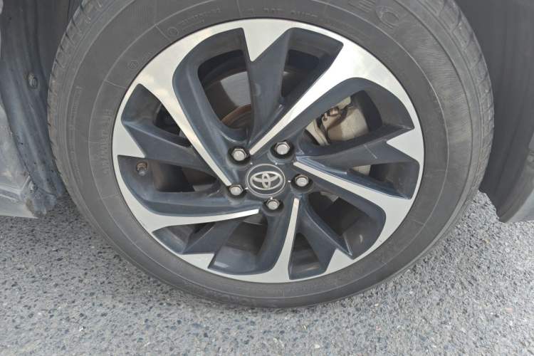 Used Toyota IZOA 2018 2.0L Yichi Version China VI Standard Right Front Wheel Hub