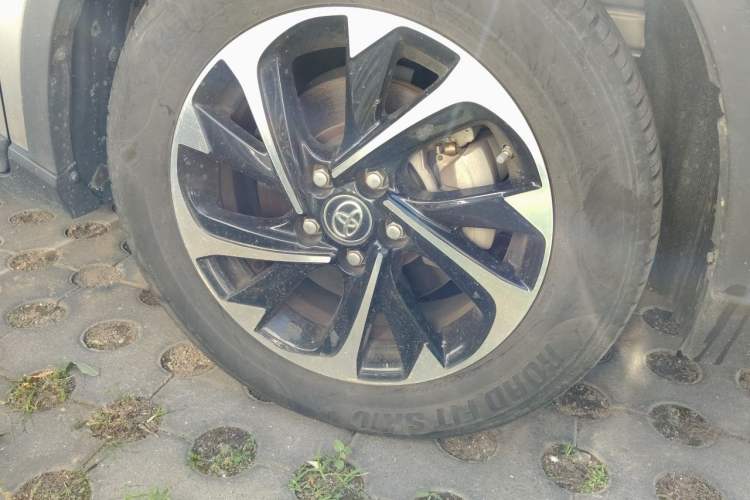 Used Toyota IZOA 2018 2.0L Yichi Version China VI Standard Right Front Wheel Hub