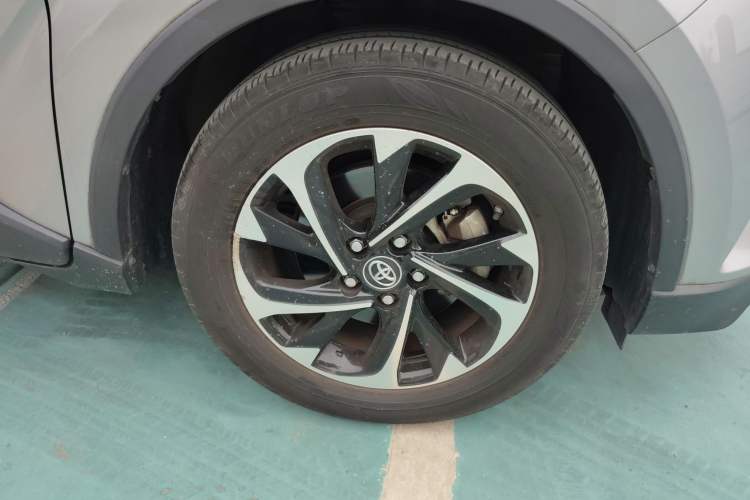 Used Toyota IZOA 2018 2.0L Yichi Version China VI Standard Right Front Wheel Hub