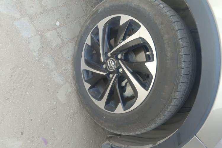 Used Toyota IZOA 2018 2.0L Yichi Version China VI Standard Right Front Wheel Hub