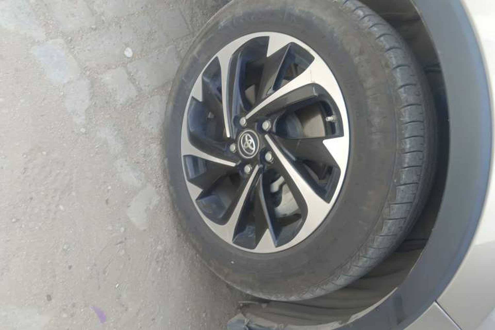 Used Toyota IZOA 2018 2.0L Yichi Version China VI Standard Right Front Wheel Hub