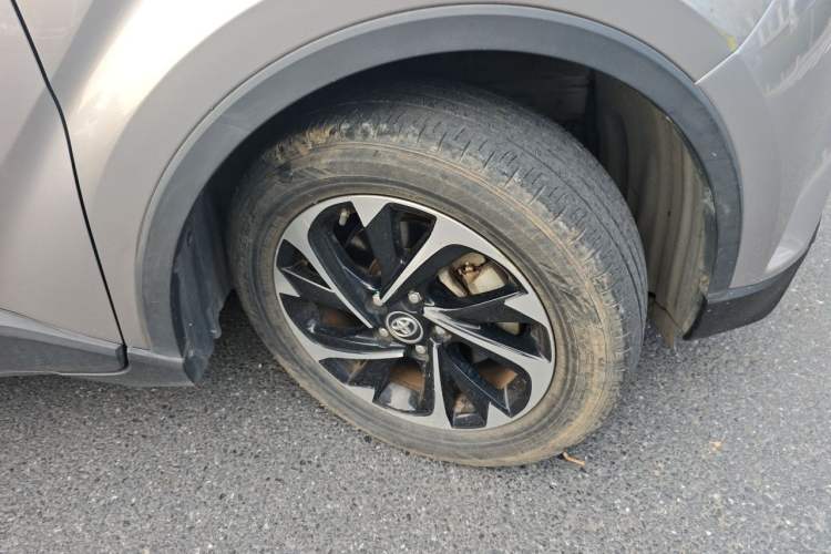 Used Toyota IZOA 2018 2.0L Yichi Version China VI Standard Right Front Wheel Hub