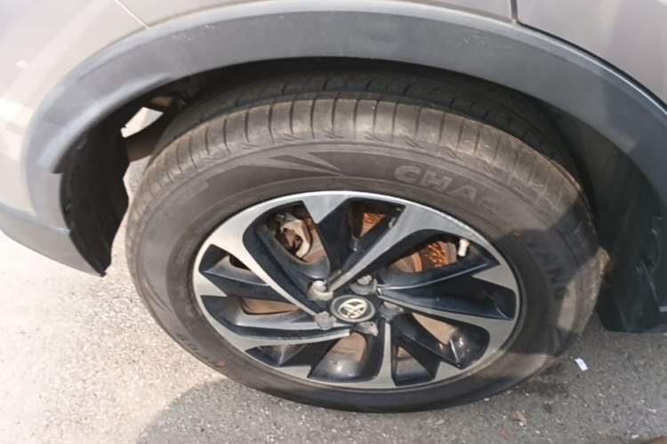 Used Toyota IZOA 2018 2.0L Yichi Version China VI Standard Right Rear Wheel Hub