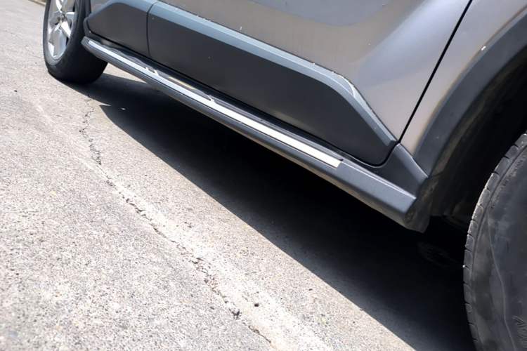 Used Toyota IZOA 2018 2.0L Yidong Version China V Standard Right Side Sill