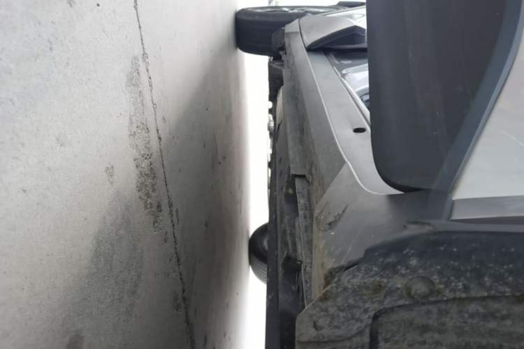 Used Toyota IZOA 2018 2.0L Yichi Edition China V Standard Right Side Sill