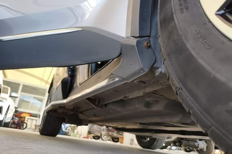 Used Toyota IZOA 2018 2.0L Yichi Version China VI Standard Right Side Sill