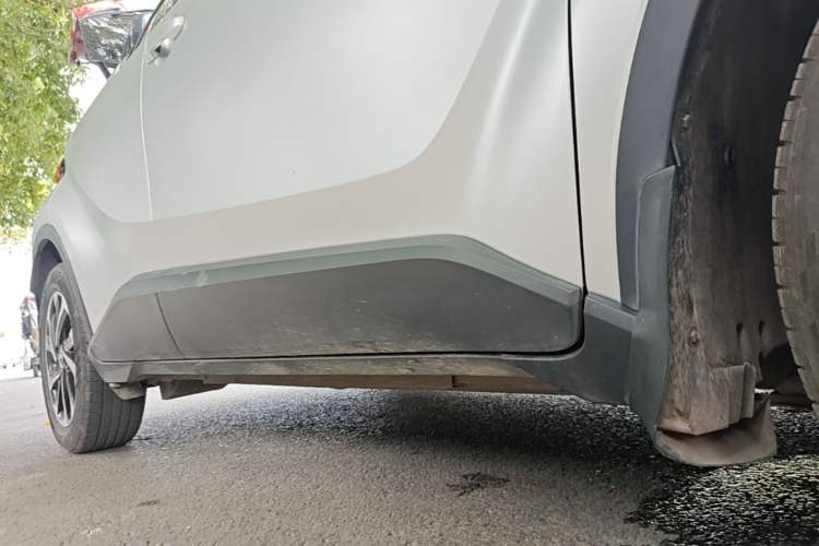 Used Toyota IZOA 2018 2.0L Yichi Edition China V Standard Right Side Sill