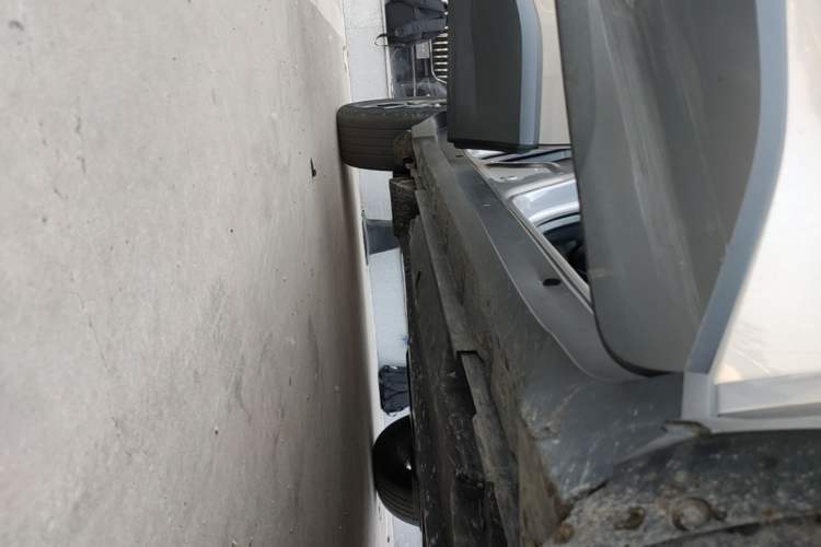 Used Toyota IZOA 2018 2.0L Yichi Edition China V Standard Right Side Sill