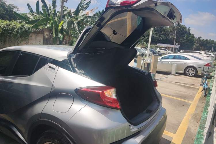 Used Toyota IZOA 2018 2.0L Yichi Edition China V Standard Trunk