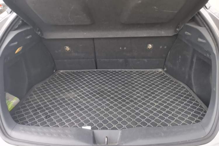 Used Toyota IZOA 2018 2.0L Yichi Edition China V Standard Trunk