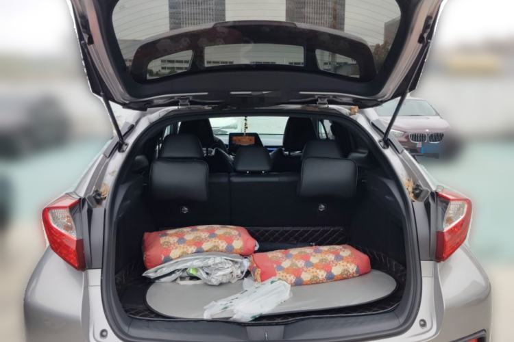Used Toyota IZOA 2018 2.0L Yichi Version China VI Standard Trunk