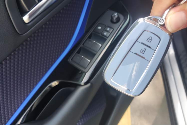 Used Toyota IZOA 2018 2.0L Yichi Edition China V Standard Vehicle Key