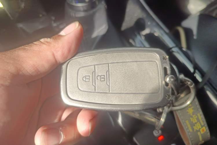 Used Toyota IZOA 2018 2.0L Yichi Version China VI Standard Vehicle Key