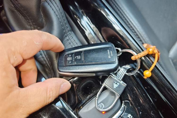 Used Toyota IZOA 2018 2.0L Yichi Version China VI Standard Vehicle Key