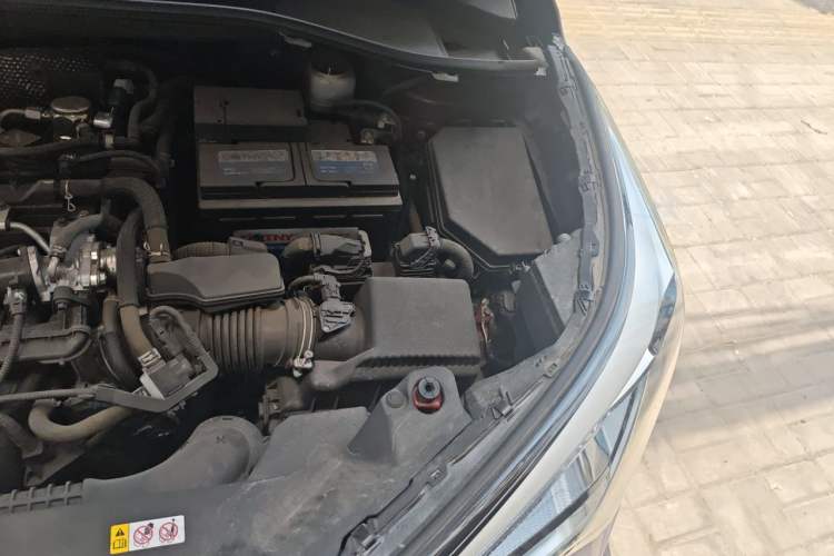 Used Toyota IZOA 2018 2.0L Yixuan Version China V Standard Engine Bay Left