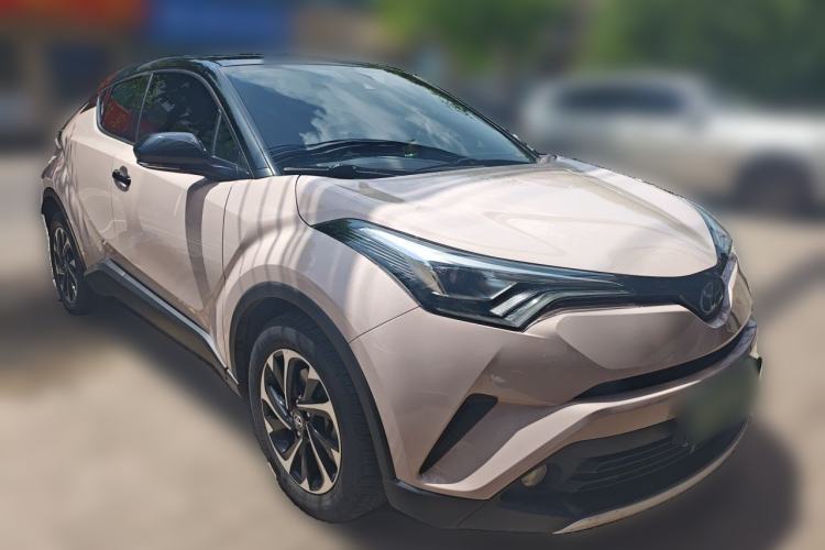 Used Toyota IZOA 2018 2.0L Yixuan Version China V Standard Front Right 45 Deg