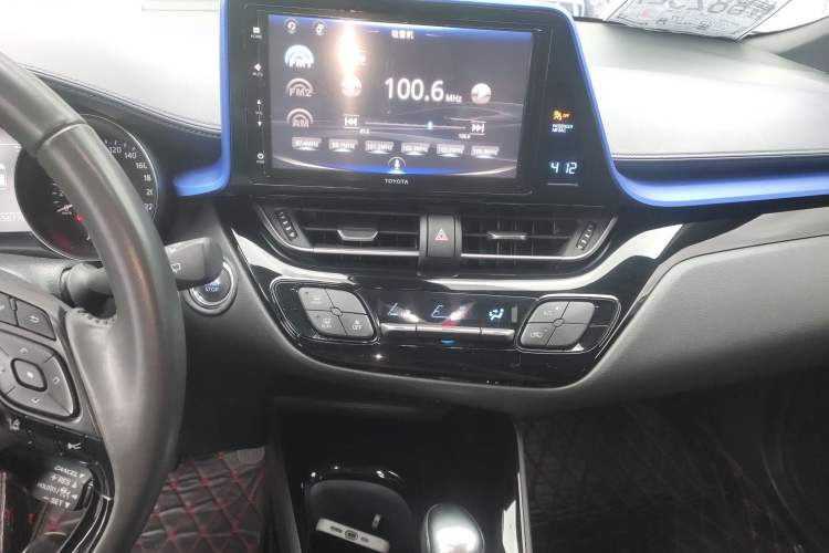 Used Toyota IZOA 2018 2.0L Yichi Version China VI Standard Audio And AC Panel
