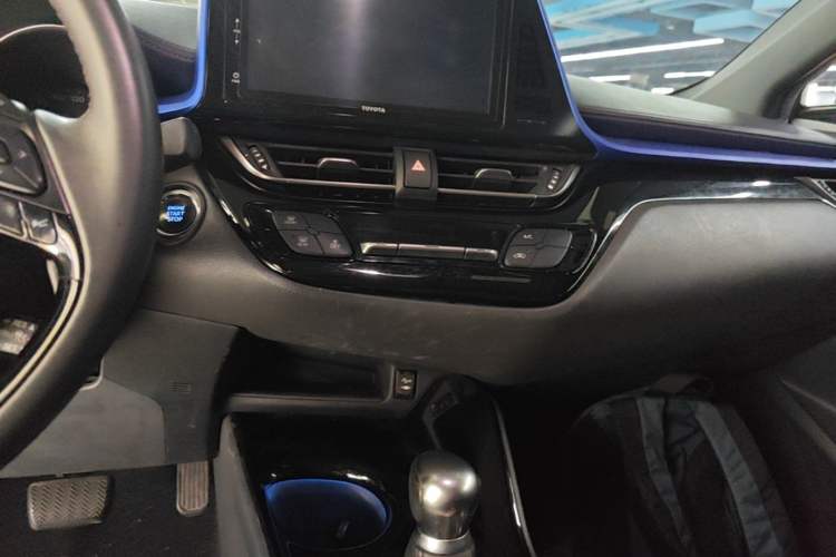 Used Toyota IZOA 2018 2.0L Yichi Edition China V Standard Audio And AC Panel
